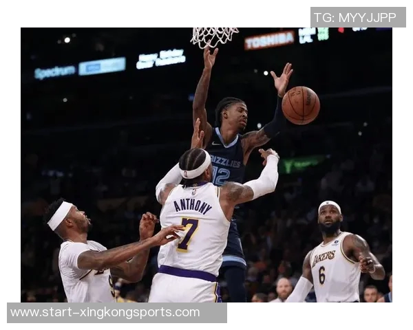 NBA赛事分析:灰熊轻松战胜雄鹿鹈鹕与太阳展开激烈对决开拓者勇斗快船不畏强敌 NBA赛事分析:灰熊轻松战胜雄鹿鹈鹕与太阳展开激烈对决开拓者勇斗快船不畏强敌